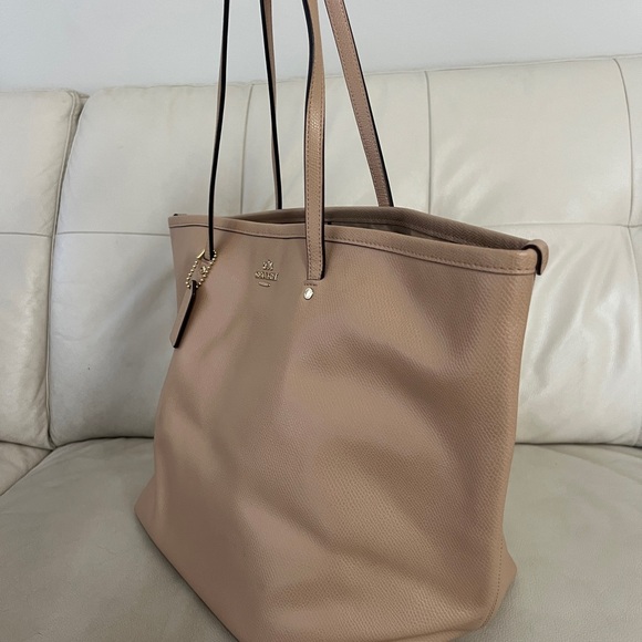 Coach Beige Leather Tote Bag, Coach Tan Large Crossgrain Street Tote - Picture 3 of 8